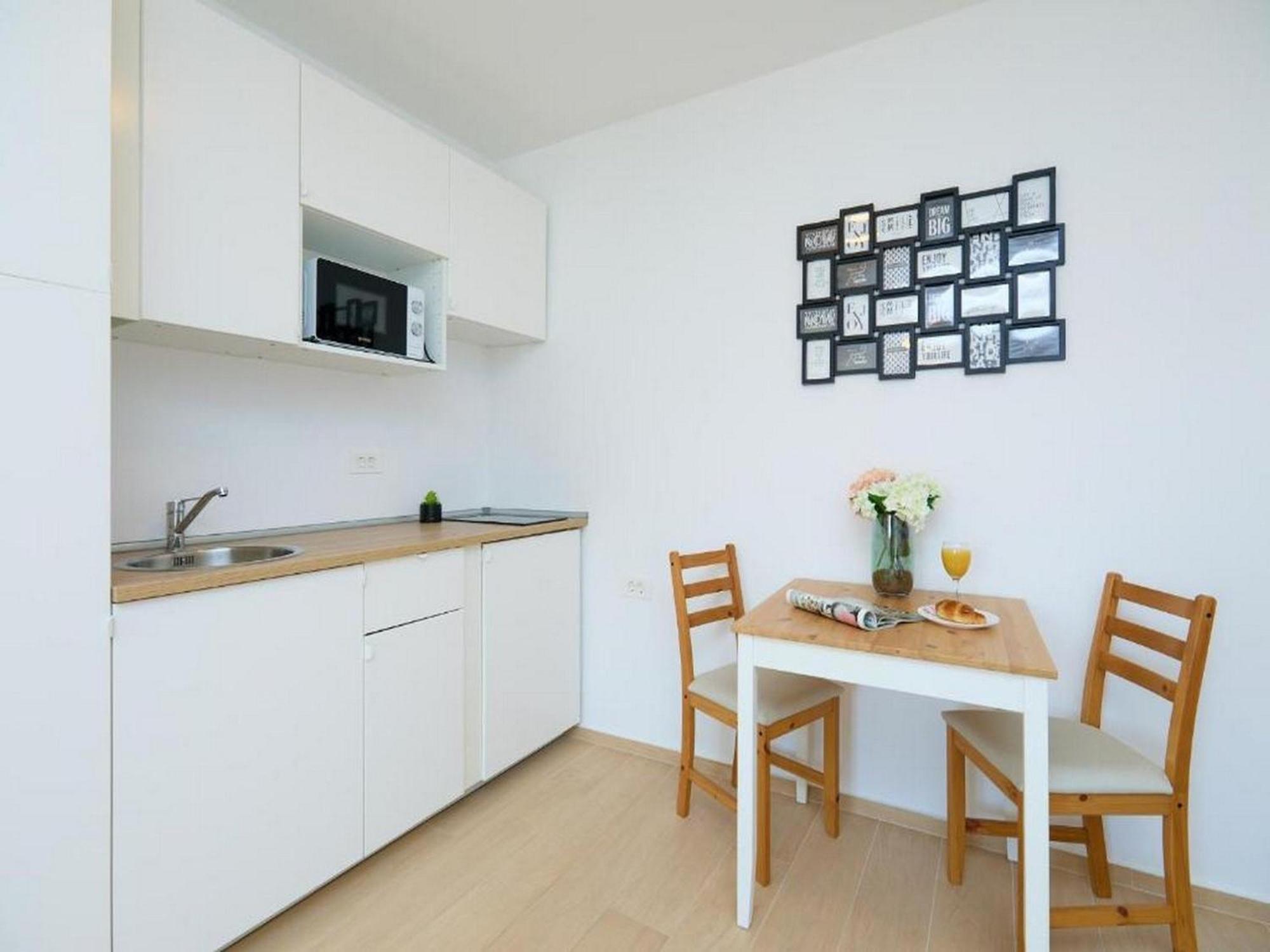 Palm Tree Apartment